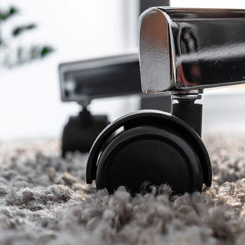 Welche Rollen für Teppichboden? So rollt dein Stuhl leise, leicht & teppichschonend